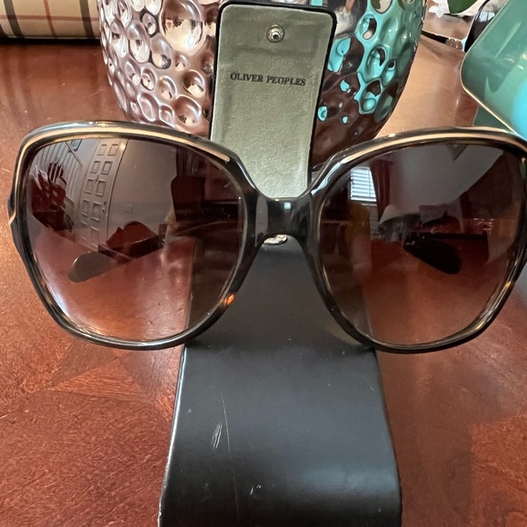 OLIVER PEOPLES Sunglasses 😎